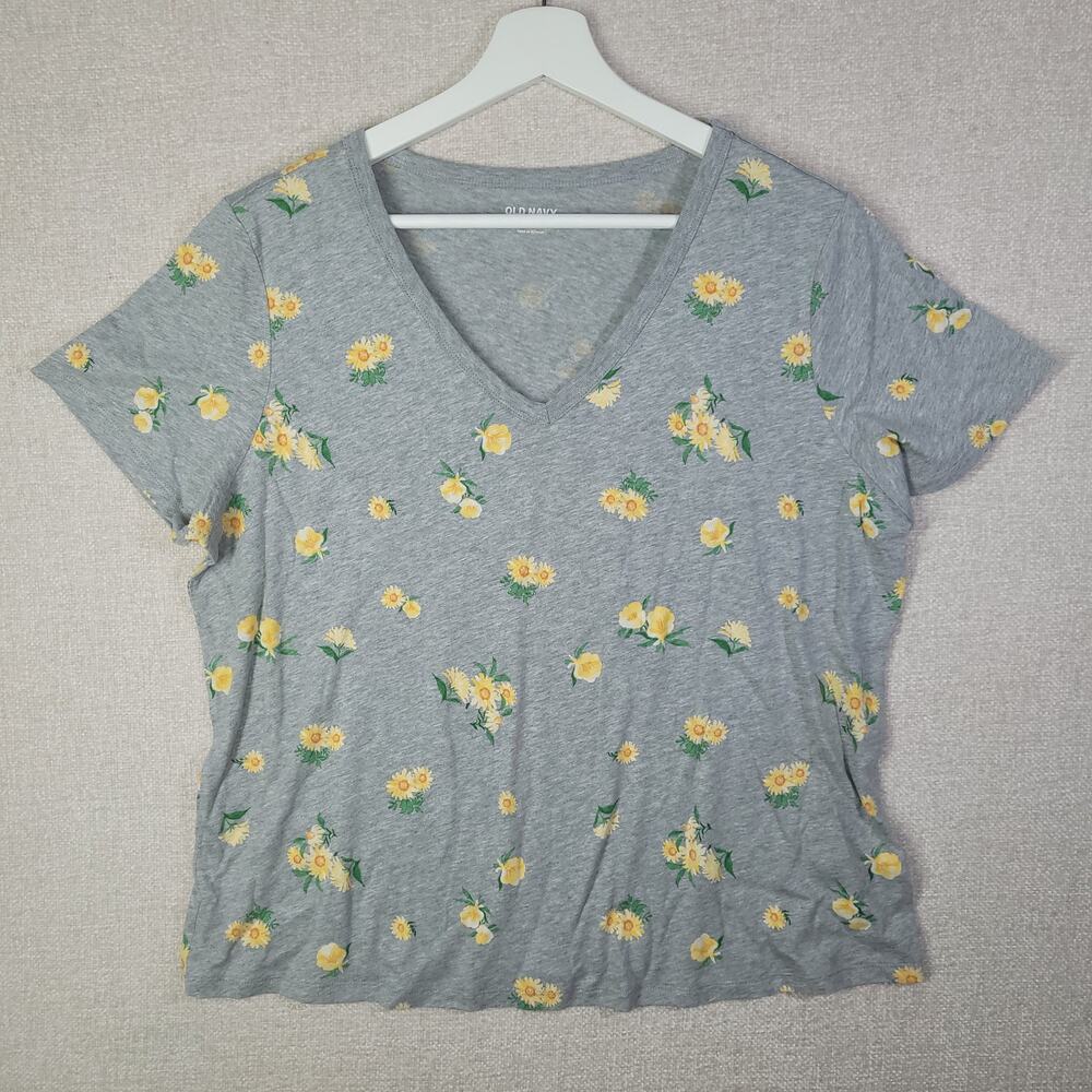 Charming Old Navy EveryWear Floral T-Shirt - Women's Large